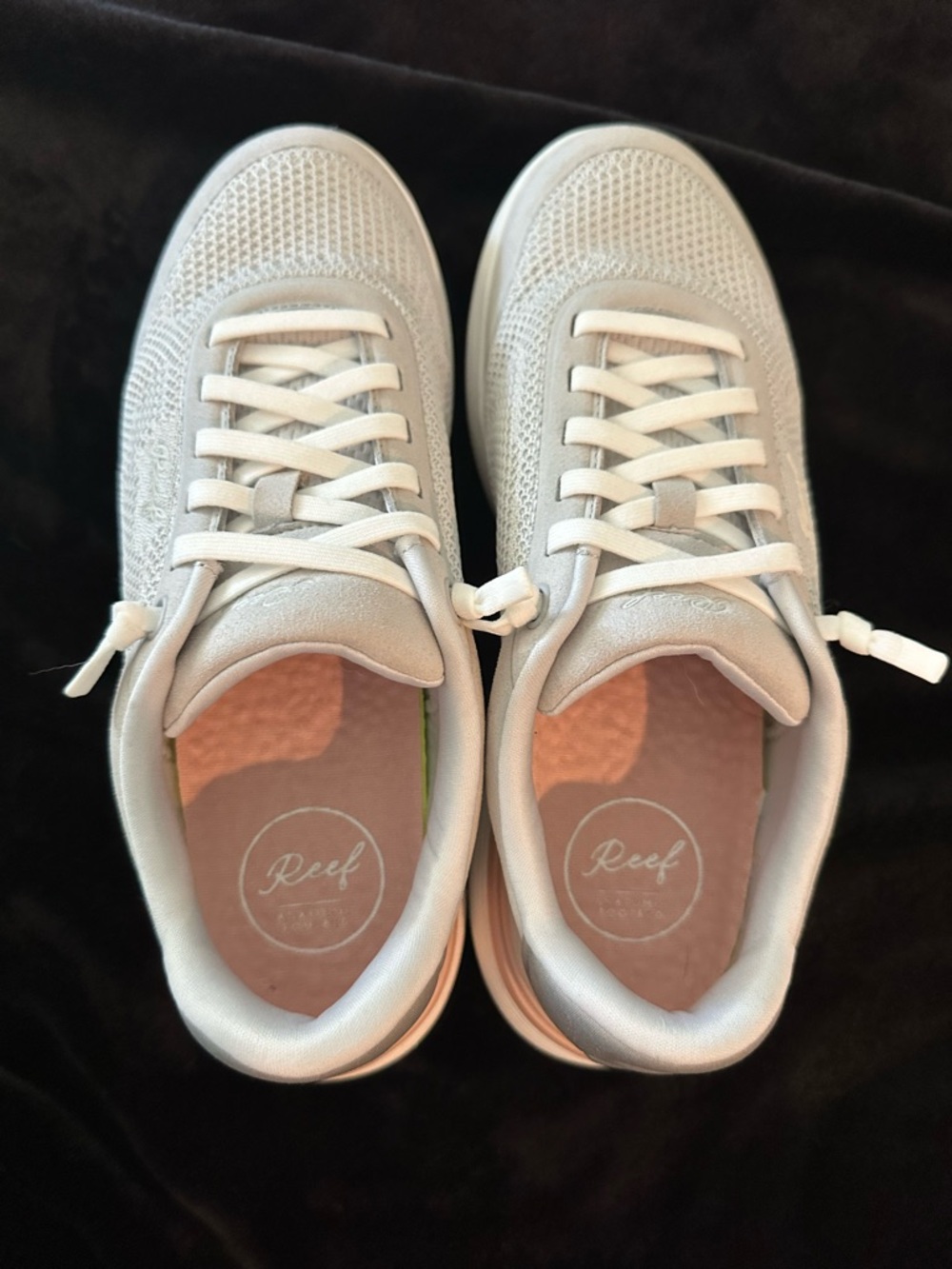 Reef Shoreline Palisades Lightweight Lace-Up Sneakers in Light Gray and White